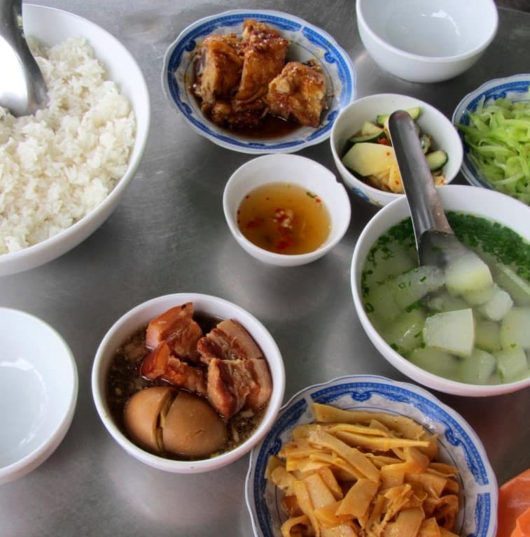 Cơm bình dân - common rice eateries in Vietnam