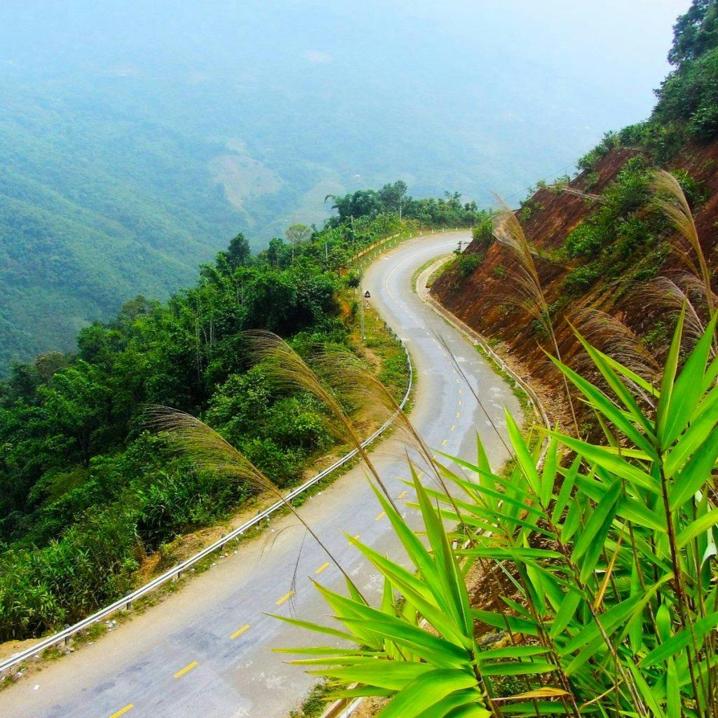 30 Great Motorbiking Roads in Vietnam