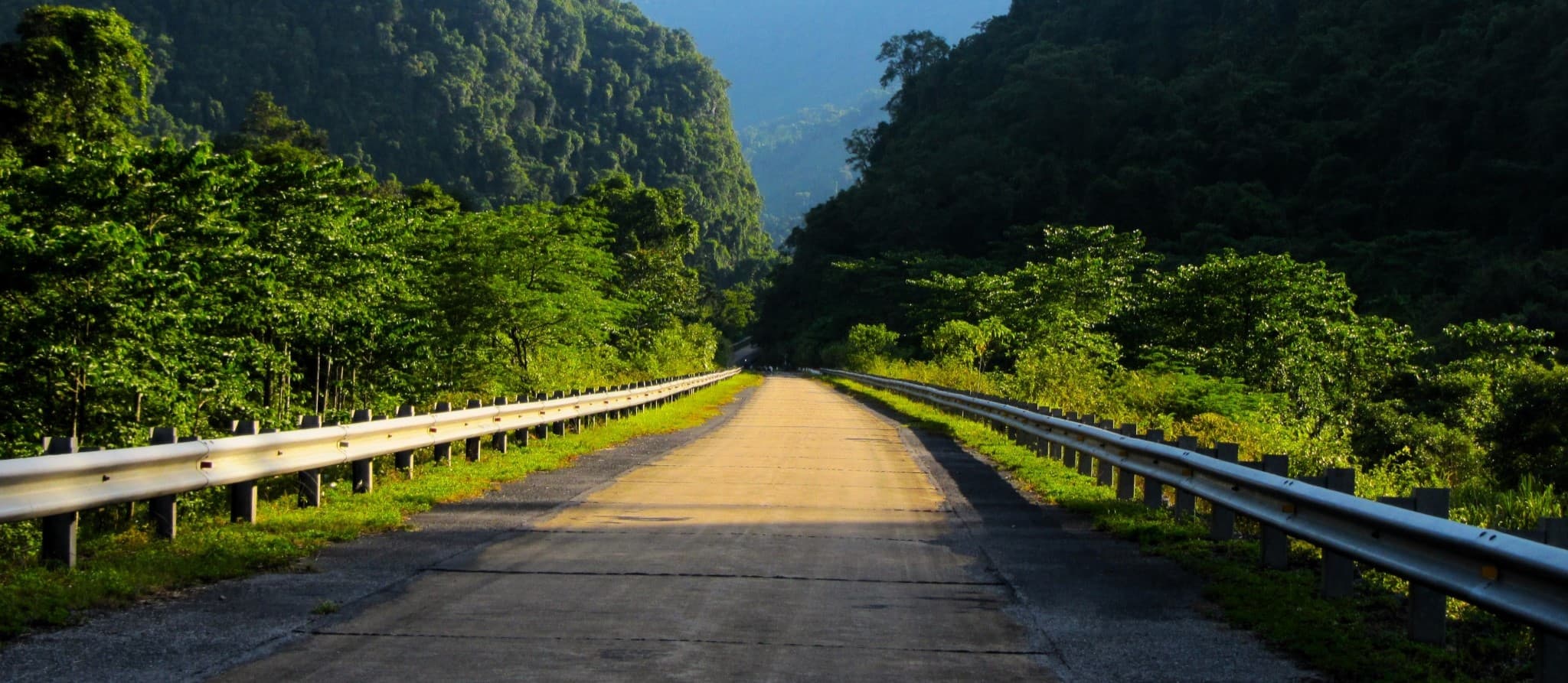 Ho Chi Minh Road, Motorbike Guide, Vietnam