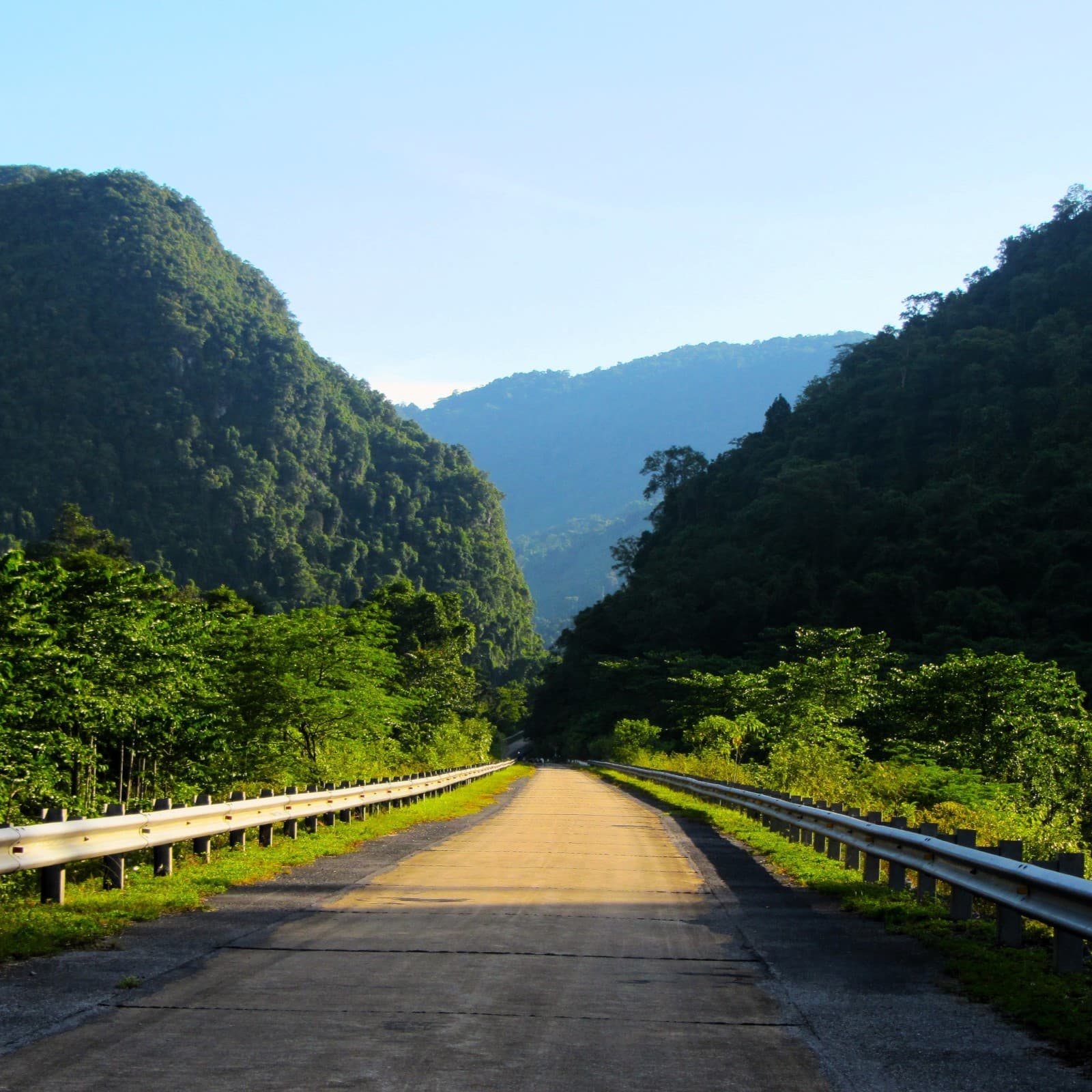 Ho Chi Minh Road, Motorbike Guide, Vietnam
